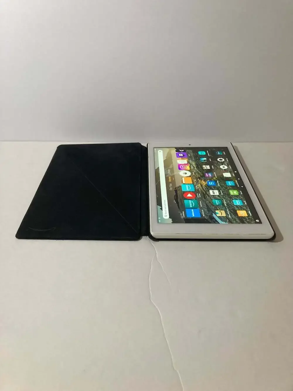 Amazon Fire HD 8 Tablet (10th Generation) with Charcoal Fabric Case